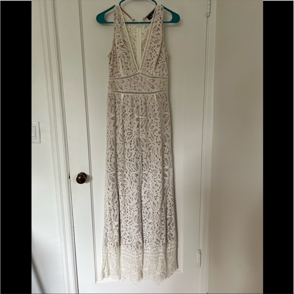 Bride lace lulus jumpsuit - Picture 5 of 6